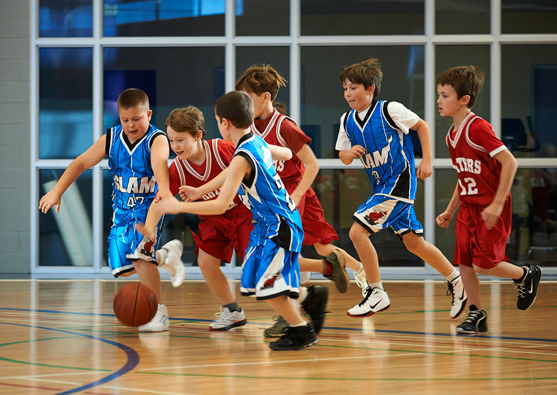 Детскую игру баскетбол. Баскетбол дети. Школьный баскетбол. Баскетбол в школе.